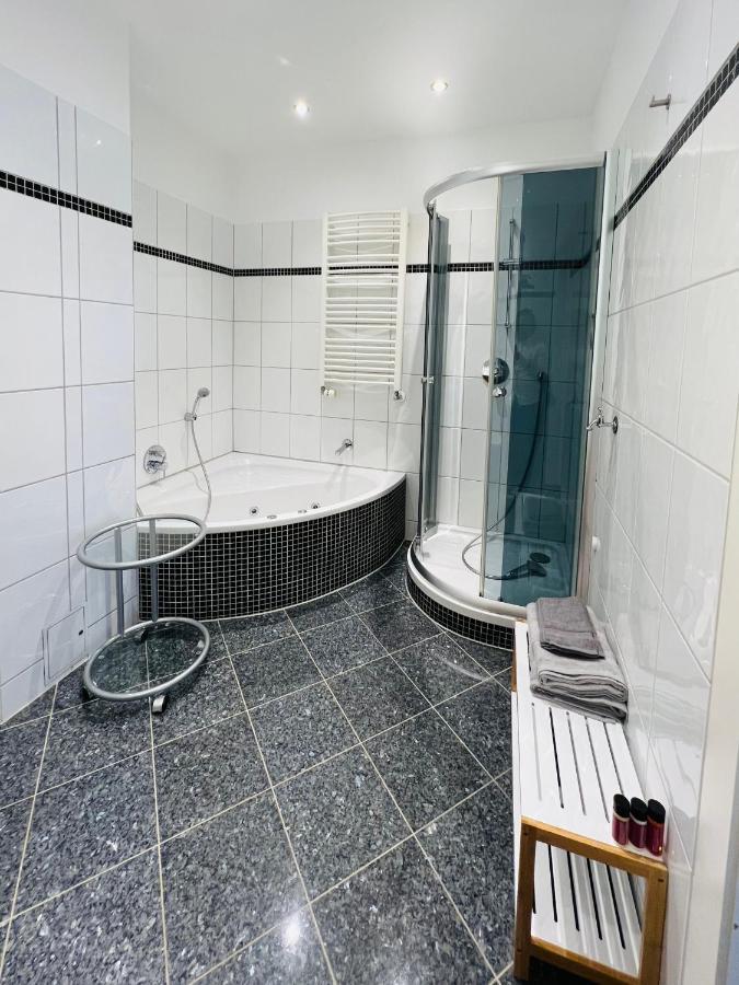 Grosses Und Helles Innenstadt Apartment - Ferienwohnung Bad Homburg vor der Hoehe Exterior photo